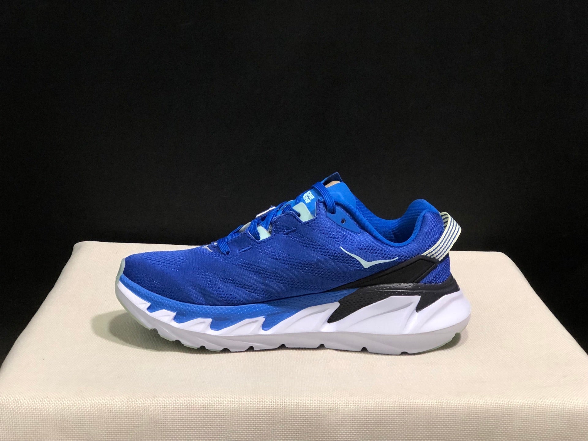 HOKA ONE ONE Elevon 2
