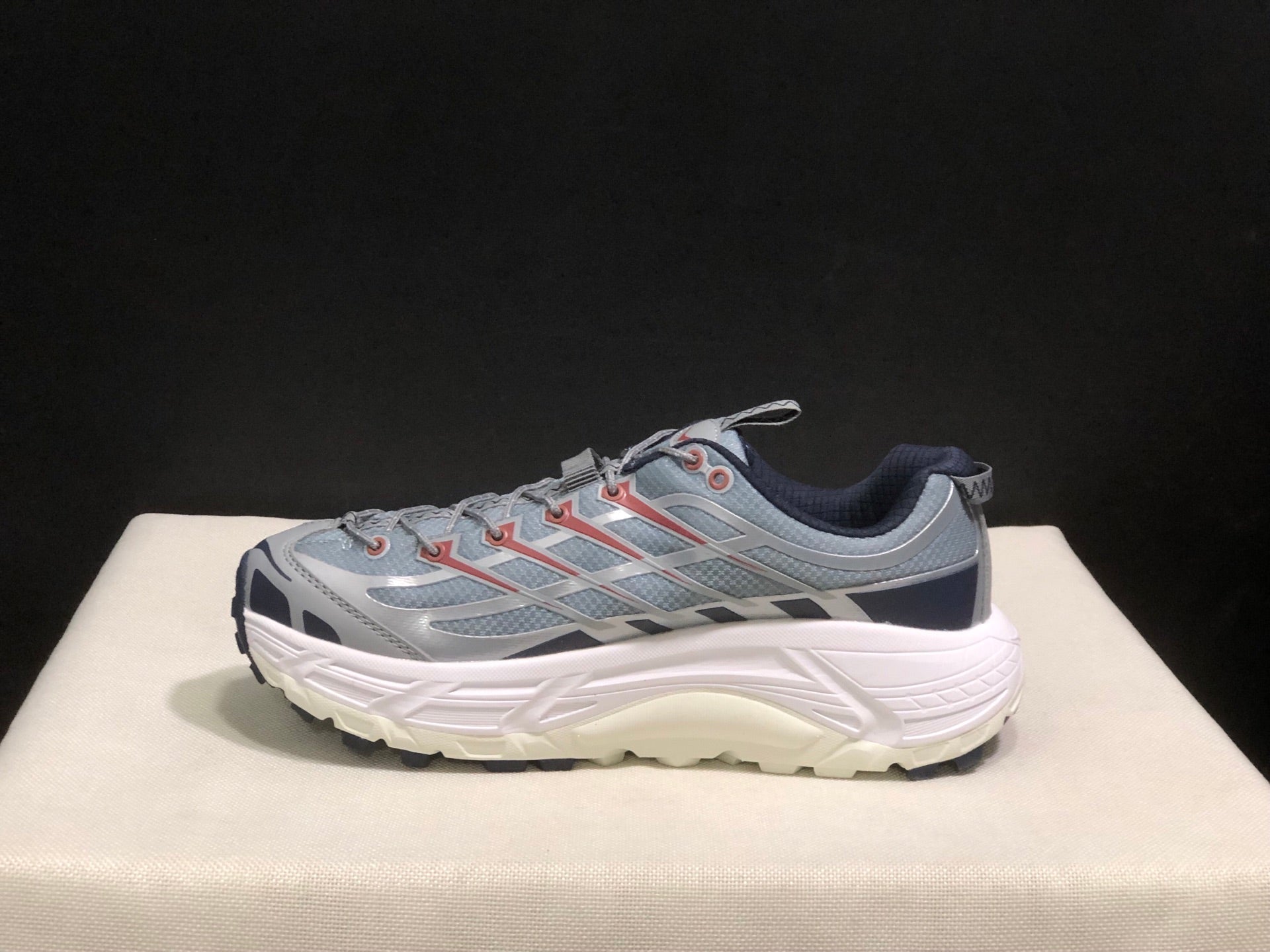 HOKA ONE ONE Mafate three 2
